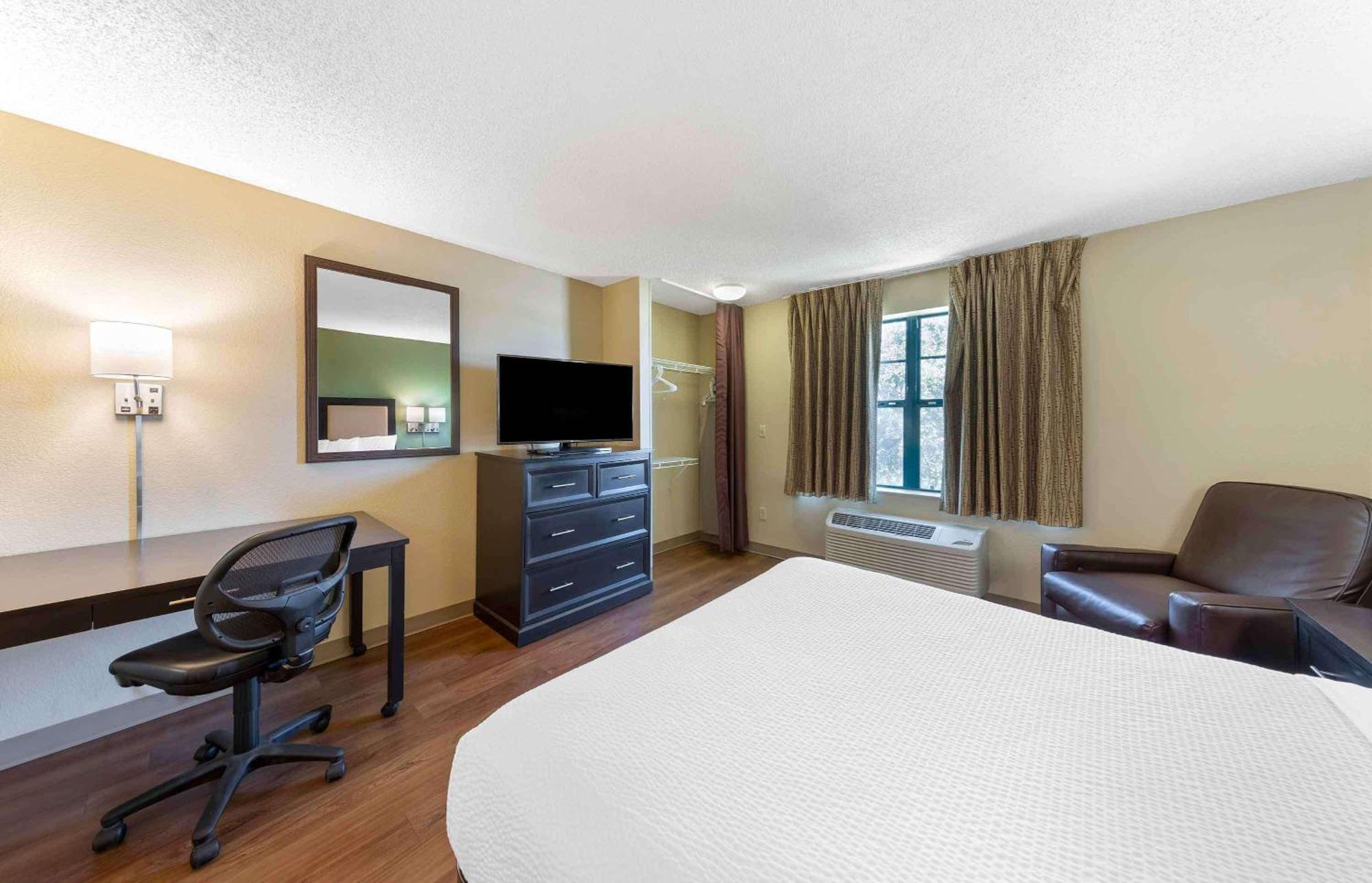 סנדי ספרינגס Extended Stay America Select Suites - Atlanta - Perimeter - Hammond Drive מראה חיצוני תמונה