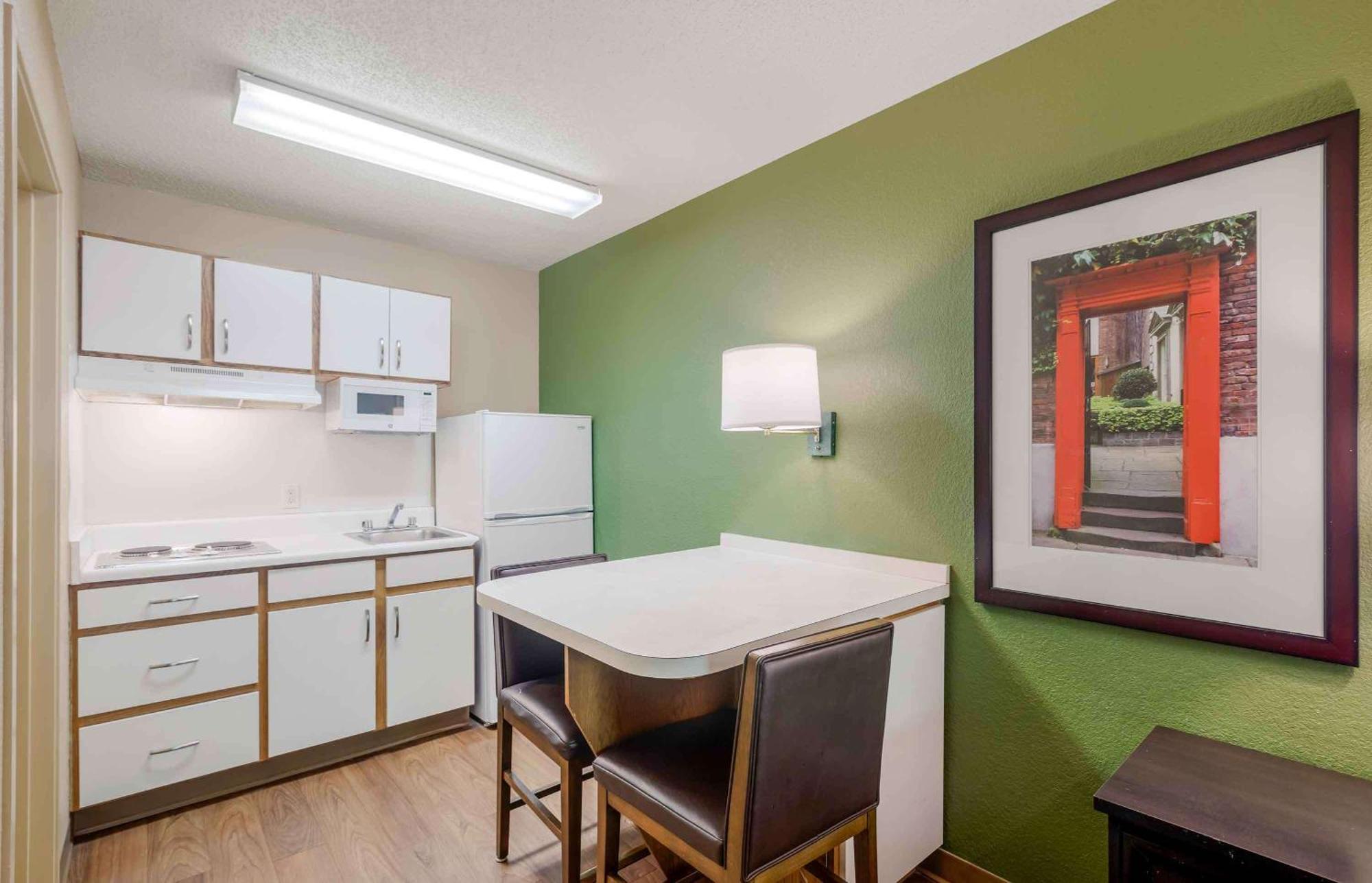 סנדי ספרינגס Extended Stay America Select Suites - Atlanta - Perimeter - Hammond Drive מראה חיצוני תמונה