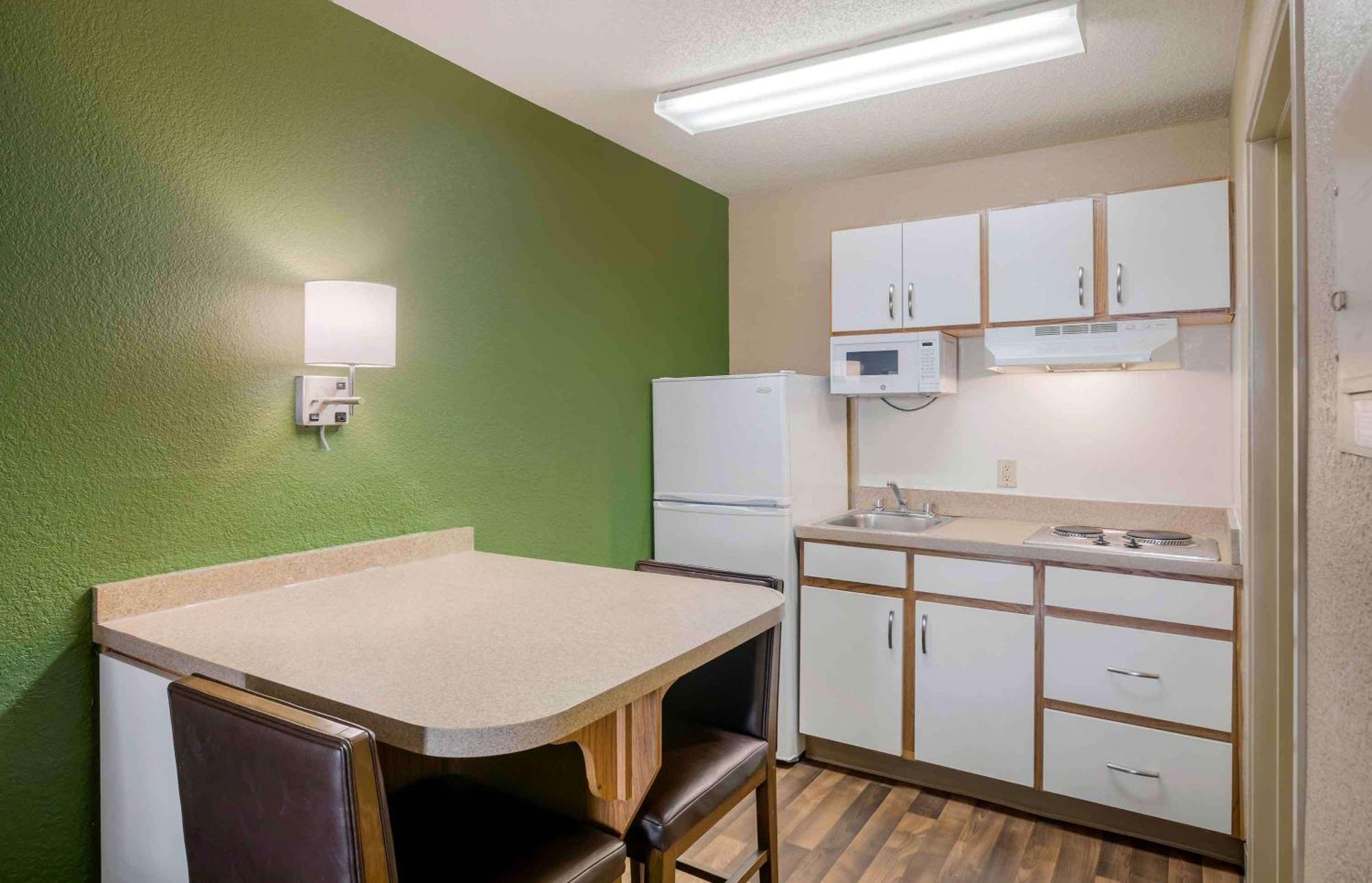 סנדי ספרינגס Extended Stay America Select Suites - Atlanta - Perimeter - Hammond Drive מראה חיצוני תמונה