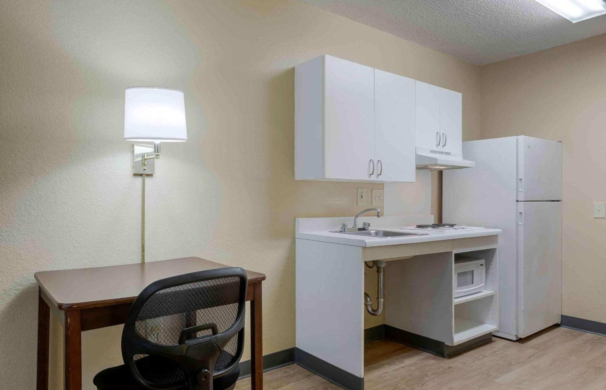 סנדי ספרינגס Extended Stay America Select Suites - Atlanta - Perimeter - Hammond Drive מראה חיצוני תמונה