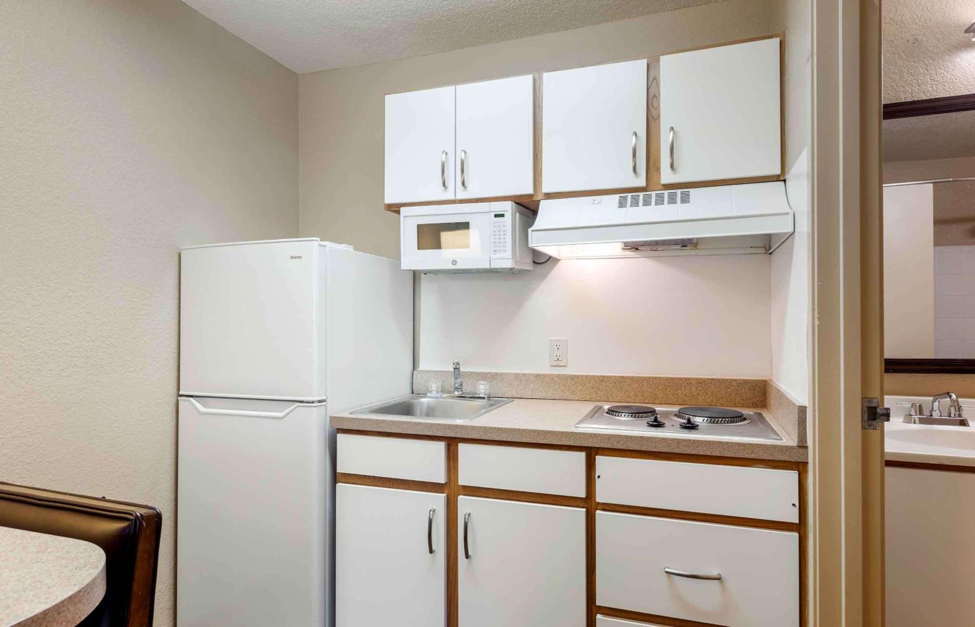 סנדי ספרינגס Extended Stay America Select Suites - Atlanta - Perimeter - Hammond Drive מראה חיצוני תמונה