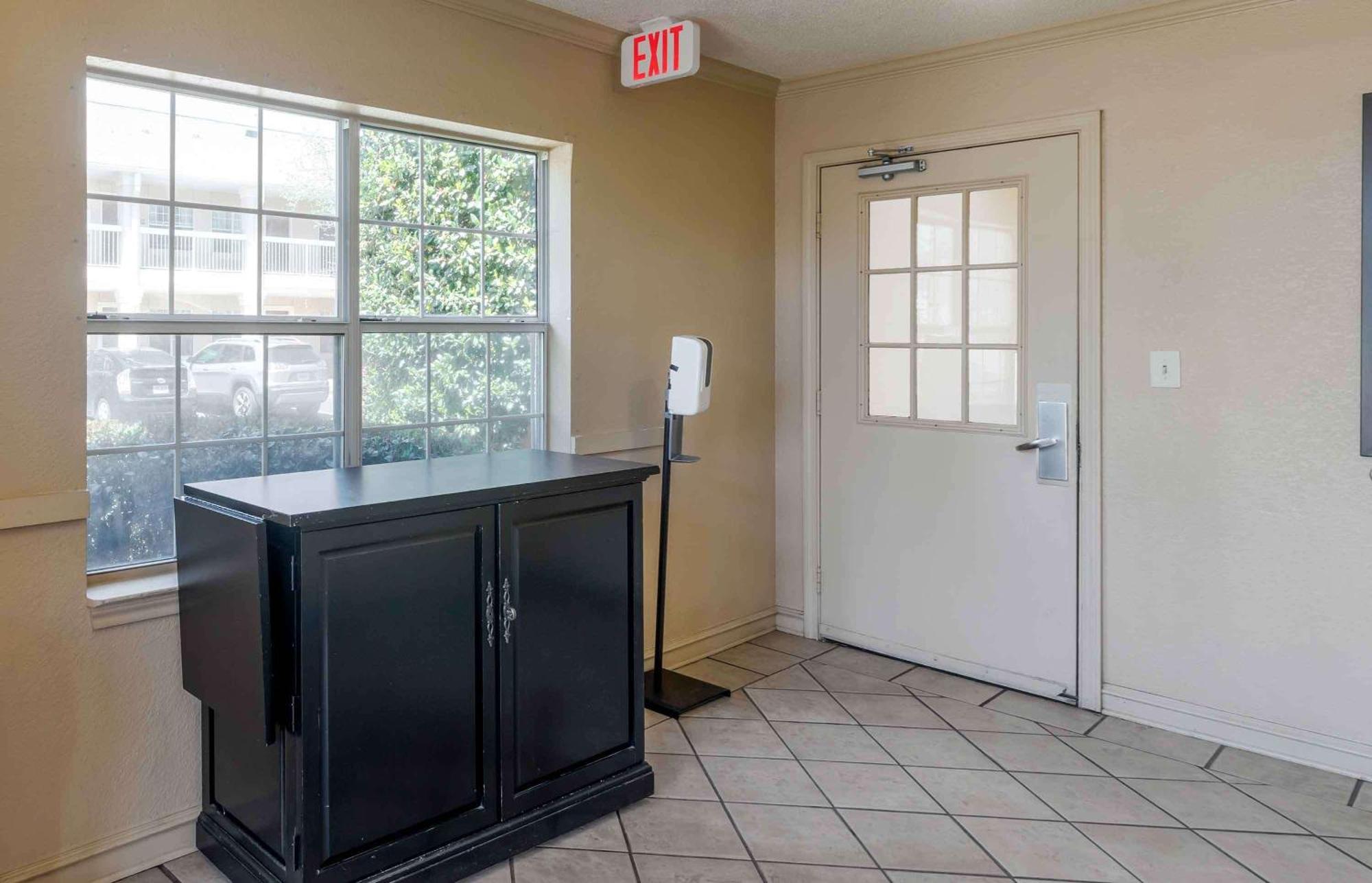 סנדי ספרינגס Extended Stay America Select Suites - Atlanta - Perimeter - Hammond Drive מראה חיצוני תמונה