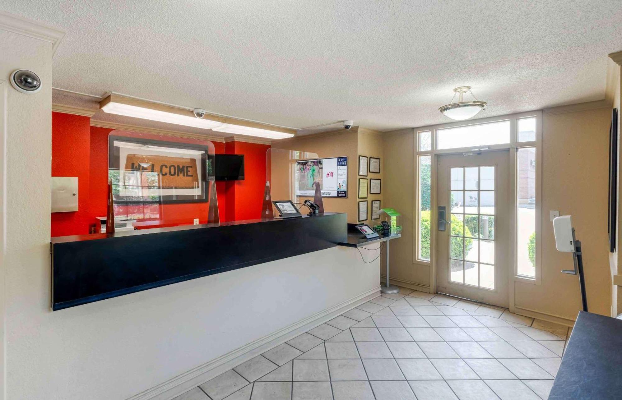 סנדי ספרינגס Extended Stay America Select Suites - Atlanta - Perimeter - Hammond Drive מראה חיצוני תמונה
