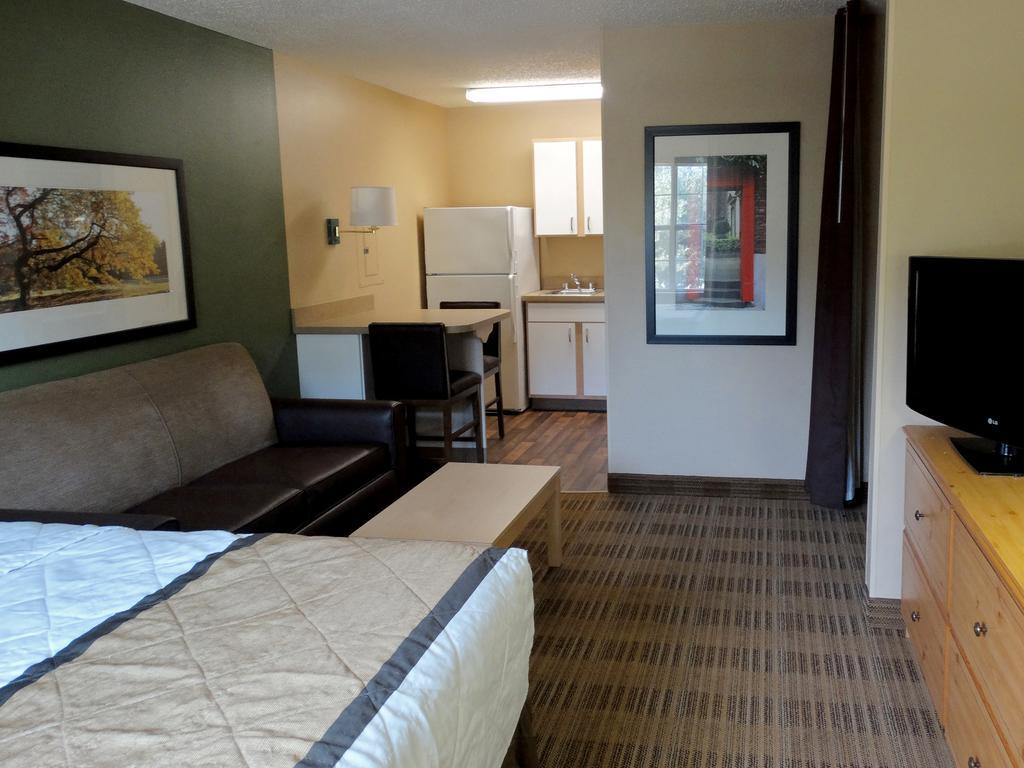 סנדי ספרינגס Extended Stay America Select Suites - Atlanta - Perimeter - Hammond Drive מראה חיצוני תמונה