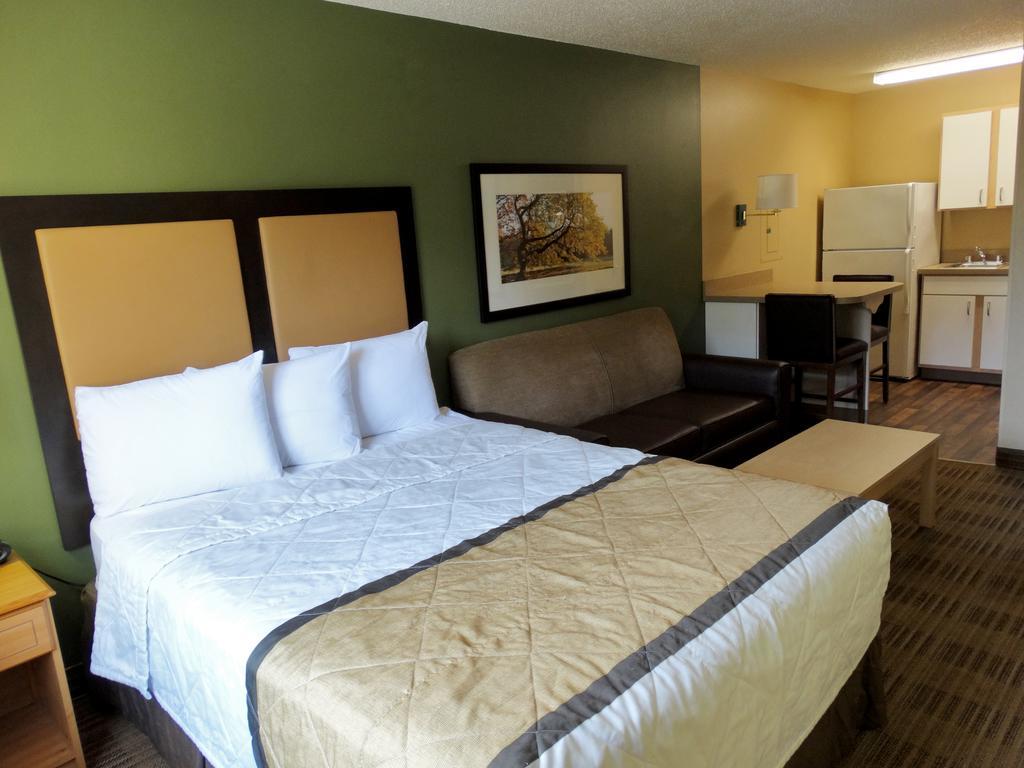 סנדי ספרינגס Extended Stay America Select Suites - Atlanta - Perimeter - Hammond Drive מראה חיצוני תמונה